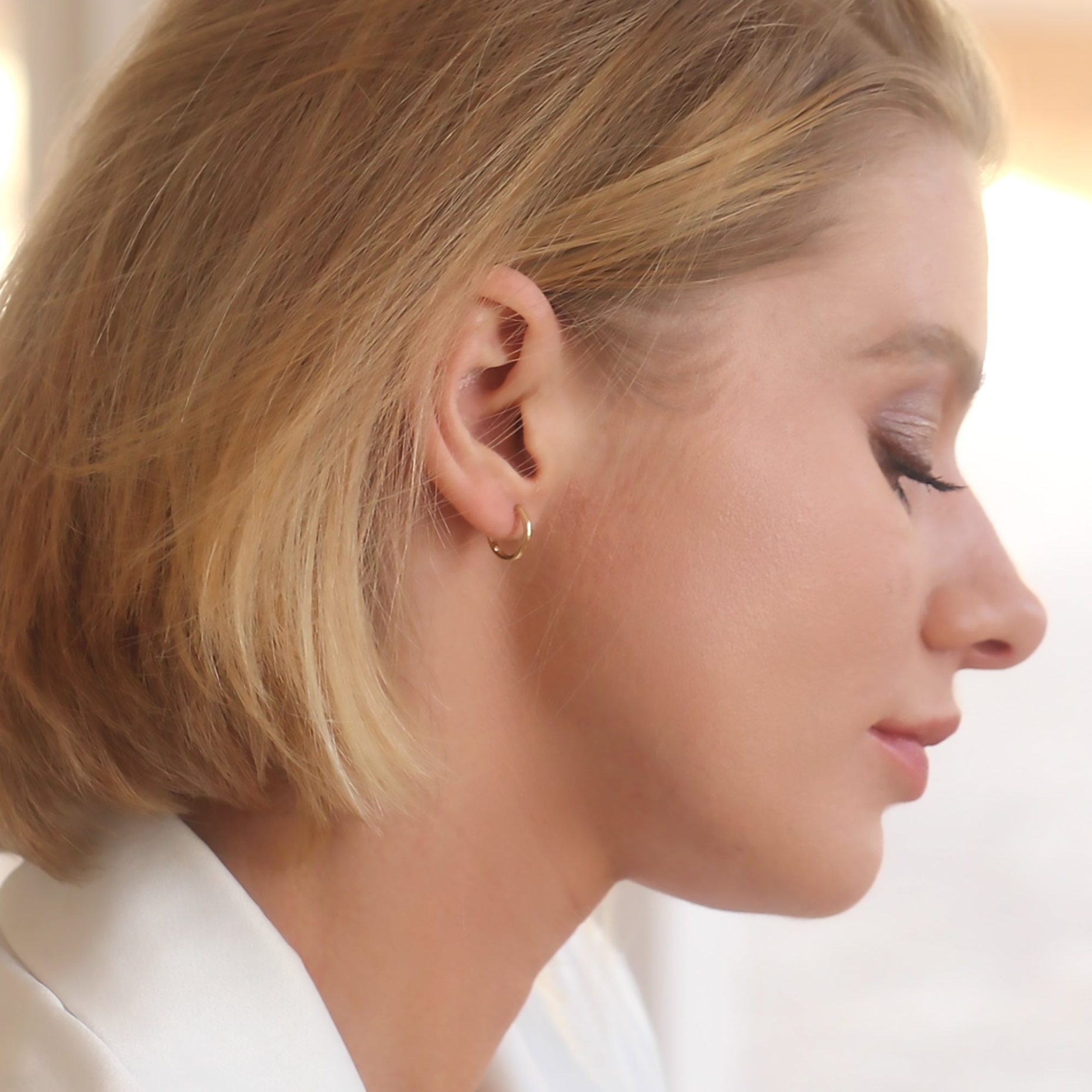 选购 10 款最适合轻松风格的 Huggie 耳环 – DOUBLE ACCENT