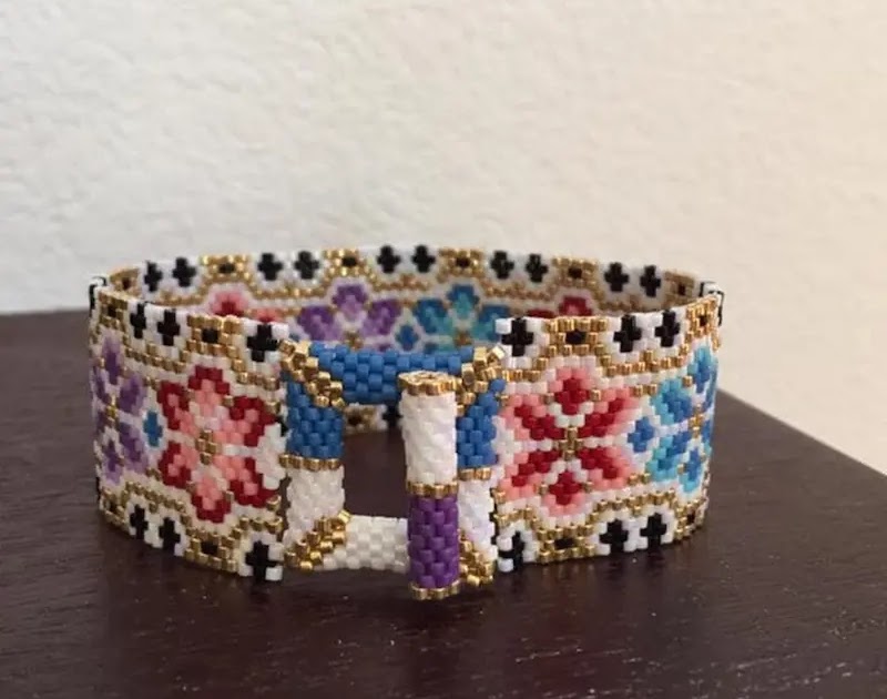 更多美丽的珠宝和其他款式来自 BeadWithBugs / The Beading Gem