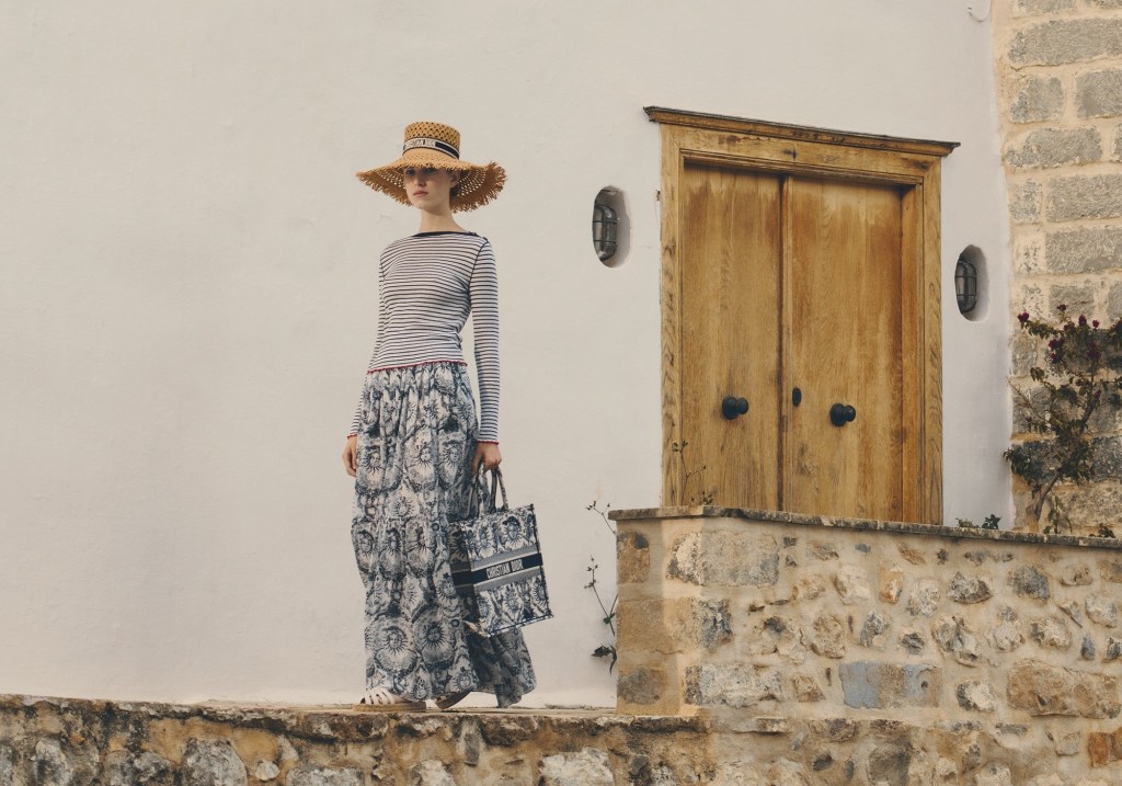 Dior 开设快闪店和 Dioriviera 概念店，为夏季做好准备