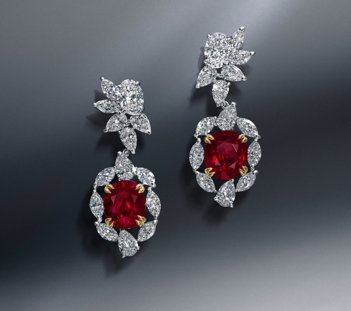 人群返回香港参加两场珠宝展