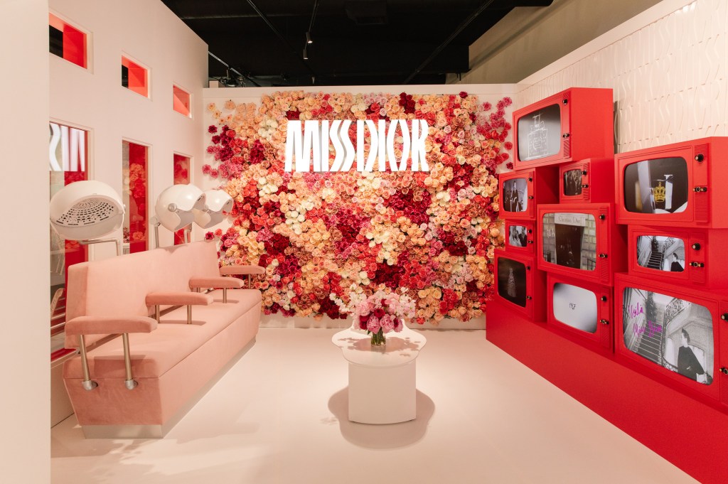Miss Dior 在洛杉矶开设快闪店