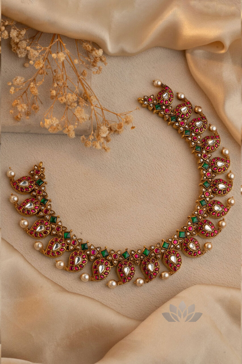 Brad Jewels 的 Kundan 红宝石芒果项链 • 南印度珠宝