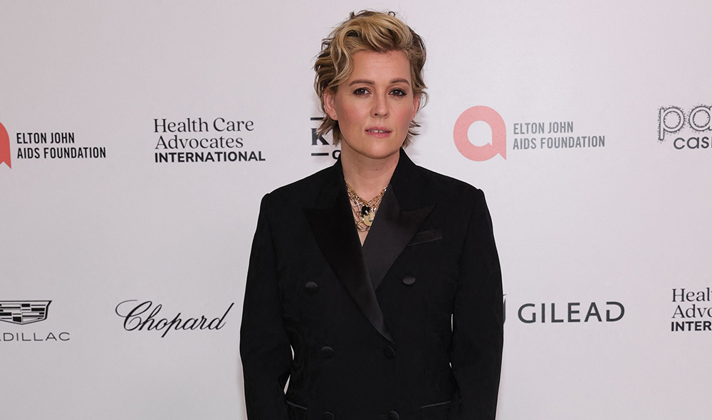 布兰迪·卡莱尔 (Brandi Carlile) 出席埃尔顿·约翰艾滋病基金会奥斯卡颁奖晚会