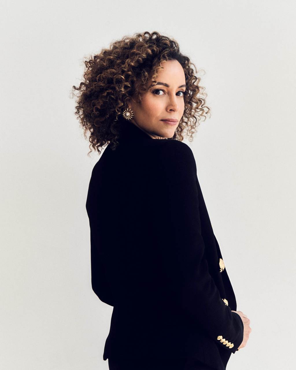 探秘 Lauren Harwell Godfrey 充满活力的珠宝制作过程