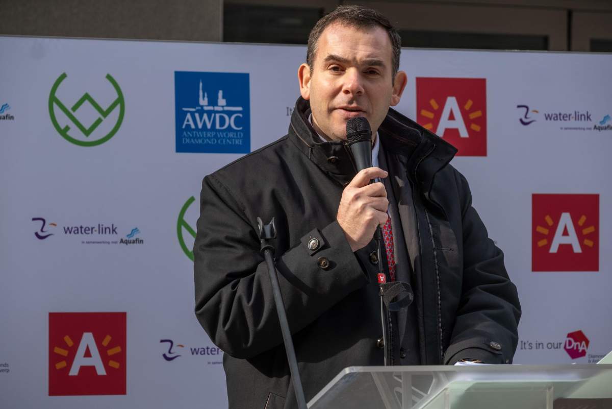 阿里·爱泼斯坦 (Ari Epstein) 下台后，AWDC 领导层发生变动