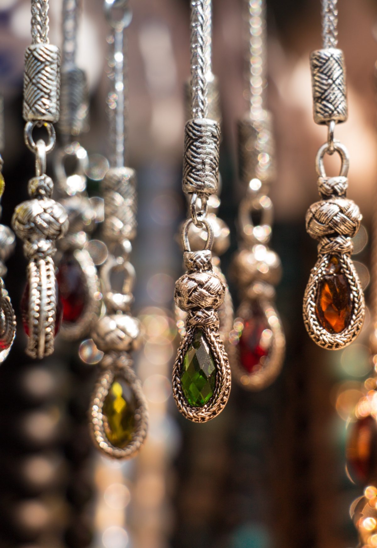 探索 5 种吊坠项链的魅力 – 订婚戒指、耳环、手表 – 佐治亚州亚特兰大珠宝店