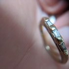 有人知道这些看起来像戒指的约会吗？ 曾祖母、祖母和母亲都有过。