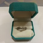 宝格丽银戒指。 谁能告诉我戒指的宝石和年代？