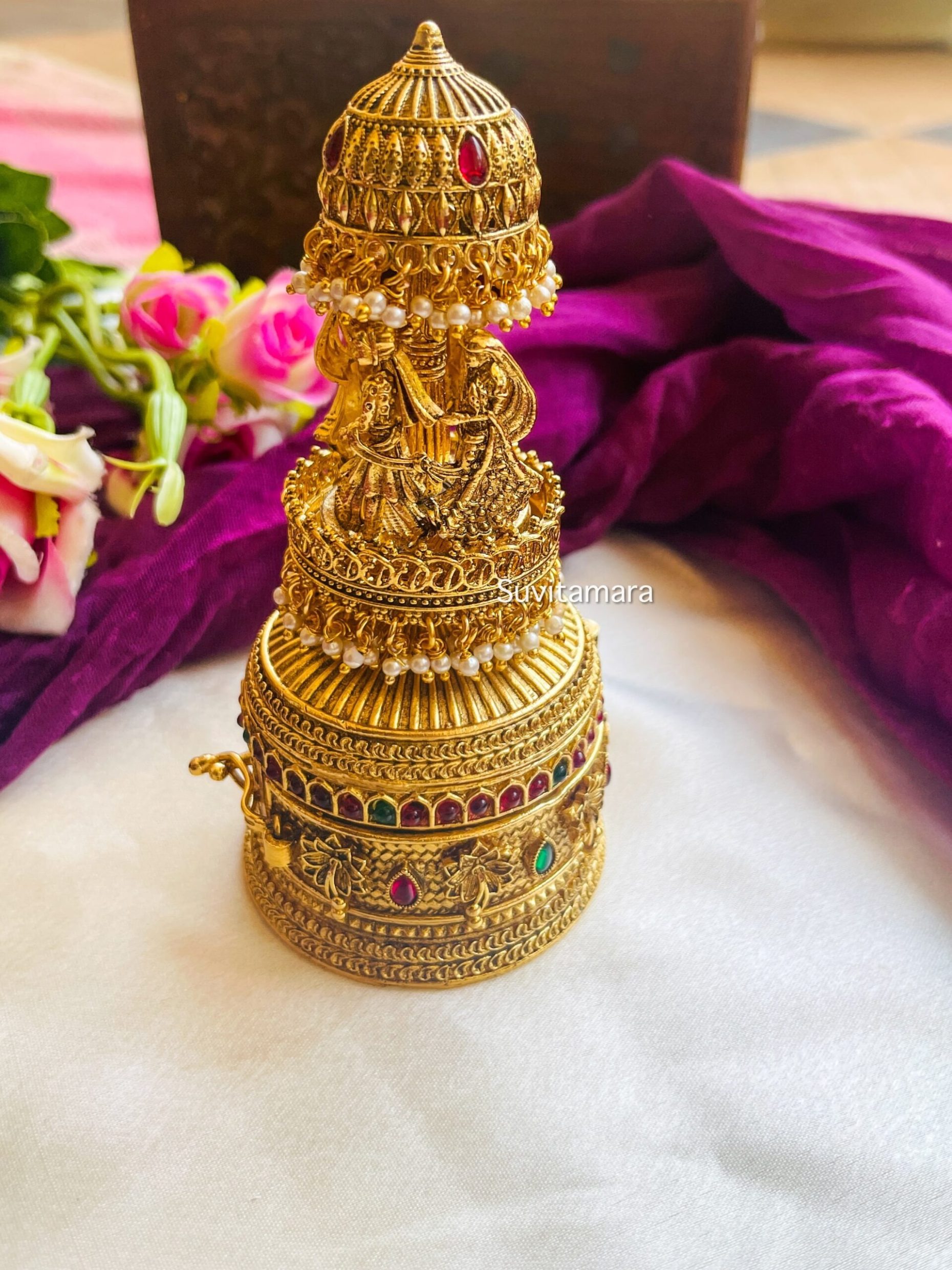 Rotatable Bridal Themed Kumkum Box From