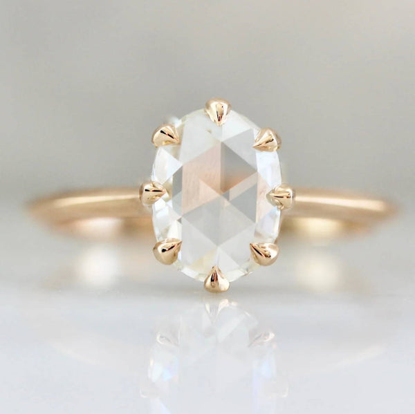 24 枚经典而独特的订婚戒指