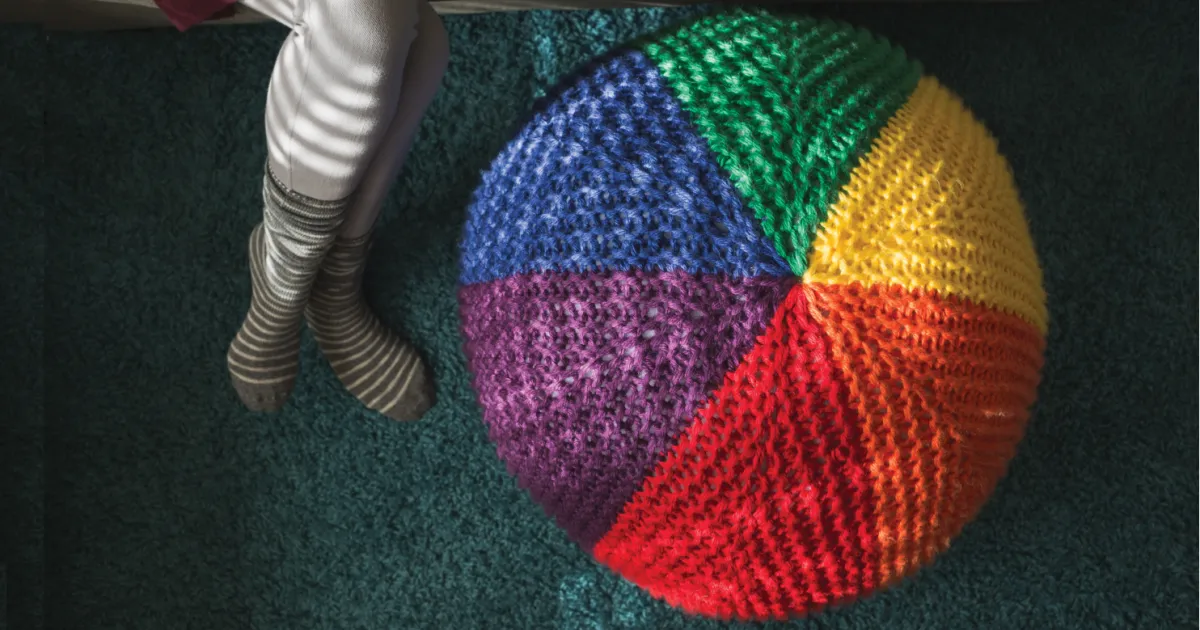 Specrum Pouf knitting pattern