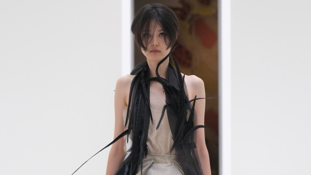 Aelis 2024 年秋季高级定制时装秀、T 台和系列回顾：蝴蝶效应