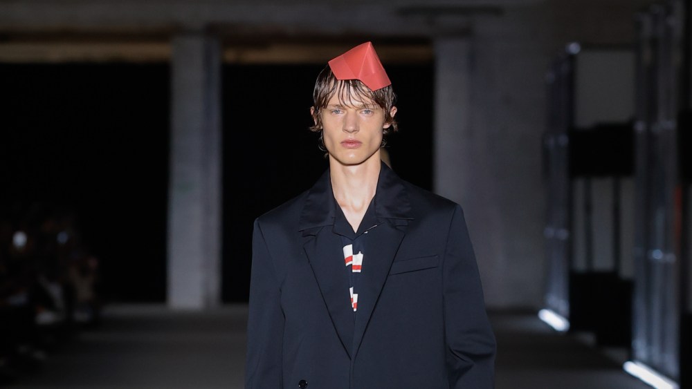 MSGM 2025 年春季成衣 2025 年度假胜地以海洋灵感颂扬品牌的色彩和活力