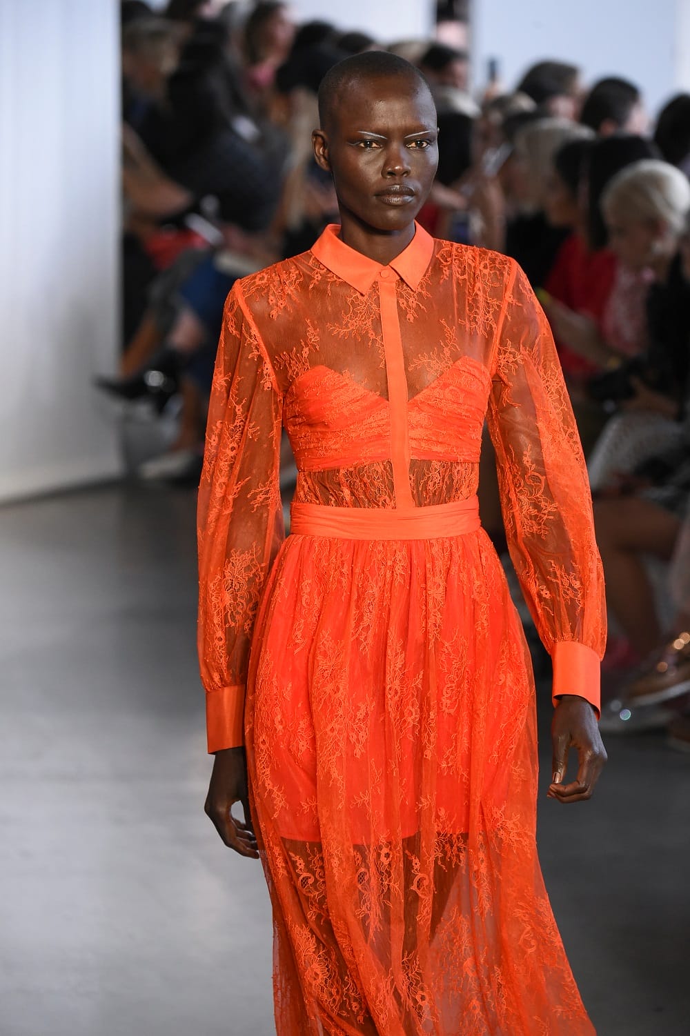 如何选择合适的夏季连衣裙让你看起来别致 - 衣柜里的