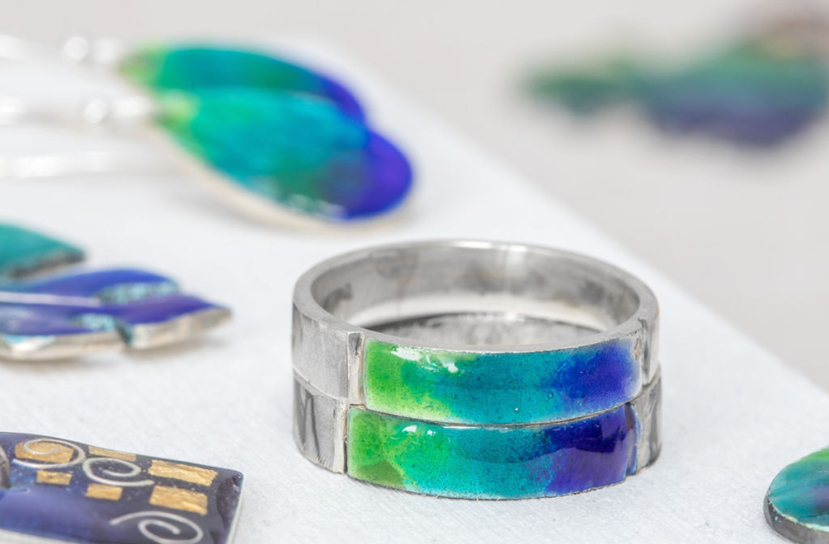 7 月初学者和中级珐琅课程 50% 折扣 — Jewelers Academy