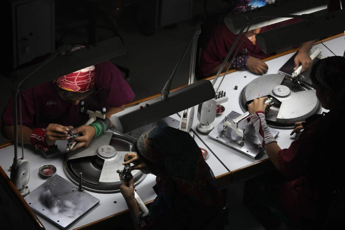 Demixon 将哥印拜陀钻石生产基地改造成太阳能