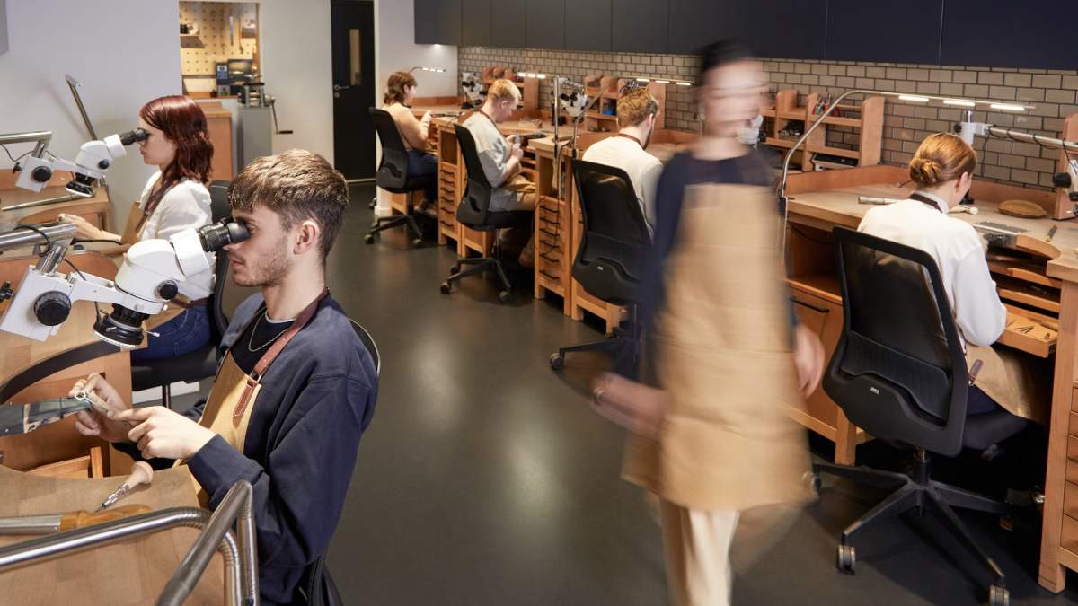 Queensmith 珠宝学院：为有抱负的工匠开辟开拓之路