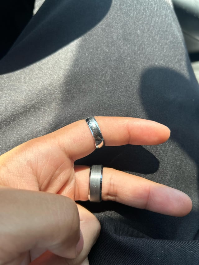 这两个戒指多少钱？