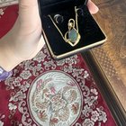 18k 火蛋白石项链 – 奇怪的设置