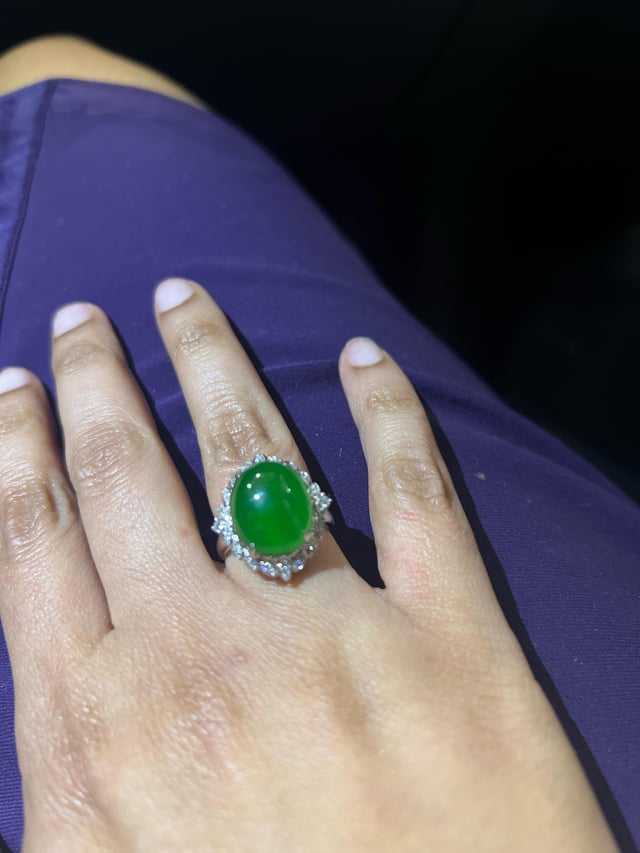 翡翠和钻石戒指