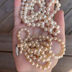 这些珍珠是真珍珠还是塑料珍珠？