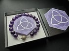 欢迎！我用紫水晶做了一些手镯和包裹