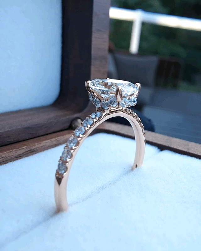 为我的客户定制订婚戒指