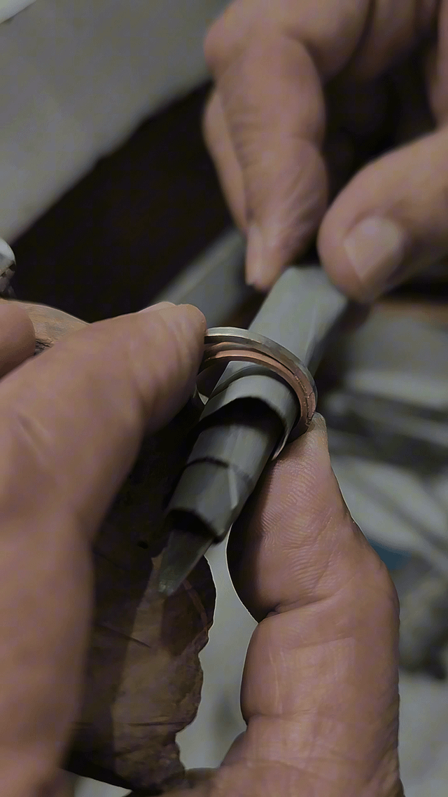 红宝石订婚戒指