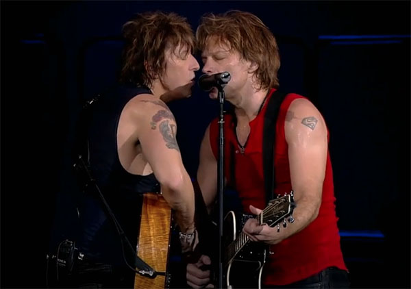 周五音乐剧：邦乔维 (Bon Jovi) 的《钻石戒指》告诉世界“你是我的一切”