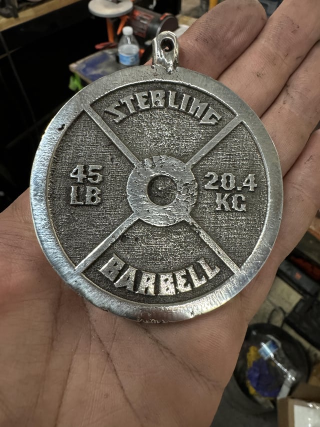 我做了一条很重的纯金属项链