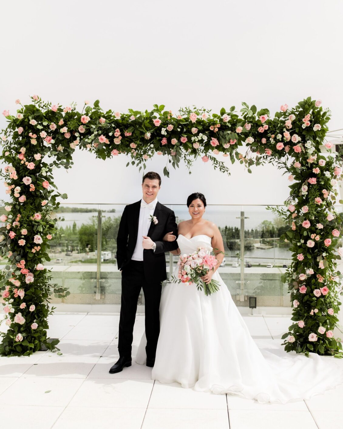 在 X 酒店举办别致的魔法森林主题婚礼 ~ WedLuxe Media