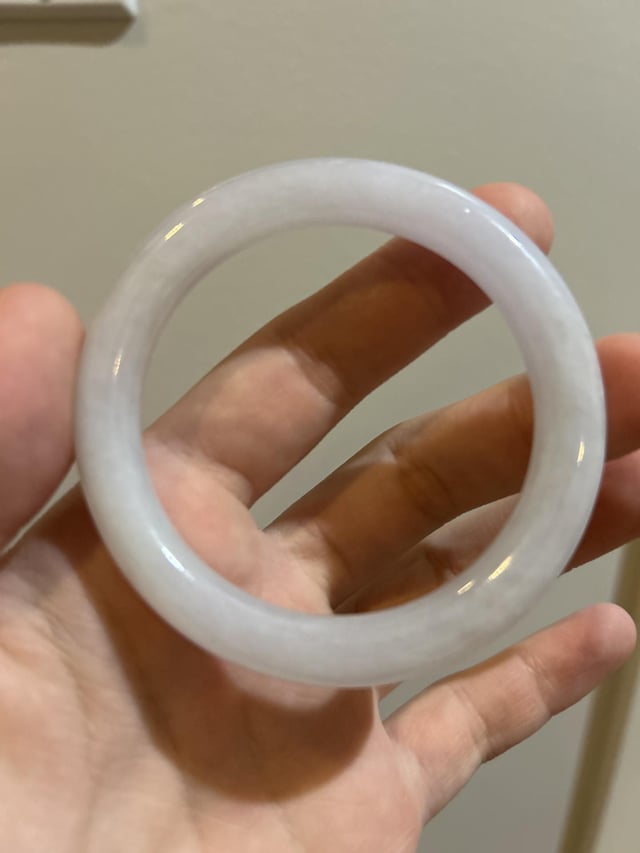 我小时候戴的翡翠手镯已经不再适合我了。该怎么办？如何重复利用？