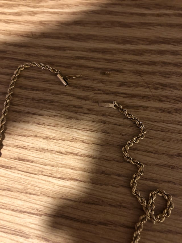 你知道如何/在哪里修理这个夹子吗？