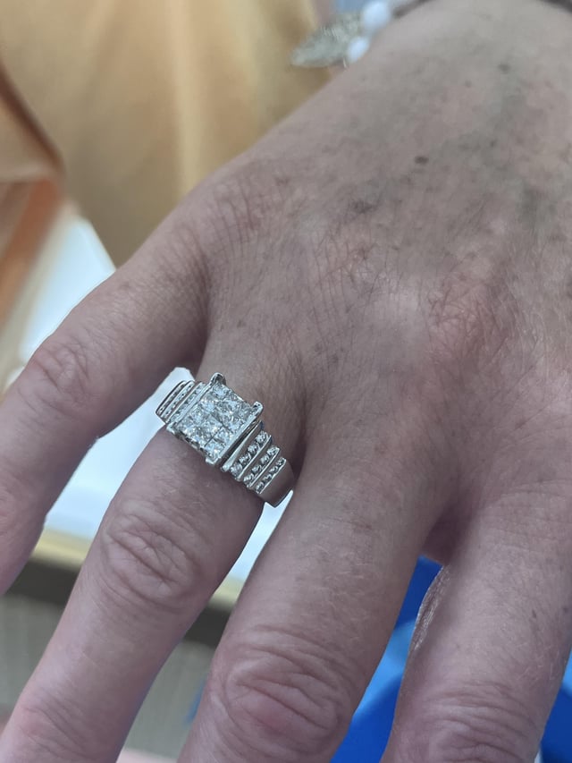 真钻石还是莫桑钻？