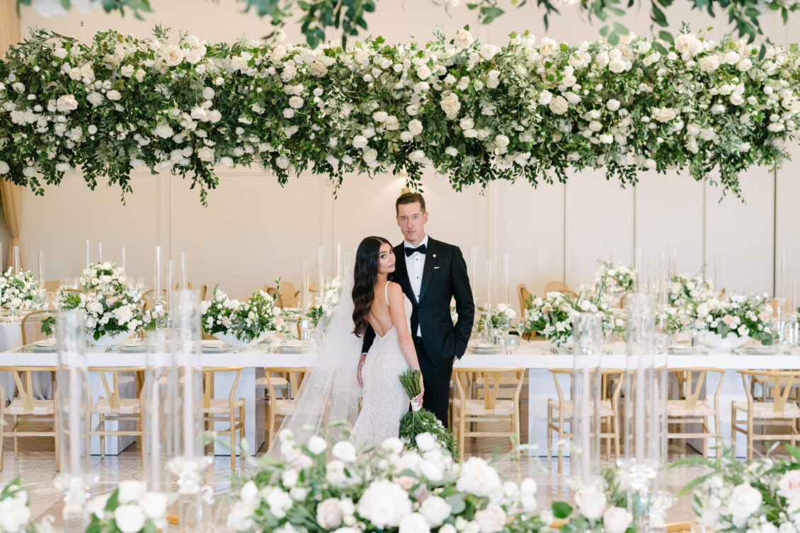在阿灵顿庄园举办一场以 NHL 花园为灵感的华丽婚礼 ~ WedLuxe Media