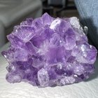 用特殊紫水晶制成的定制戒指的估计价格？