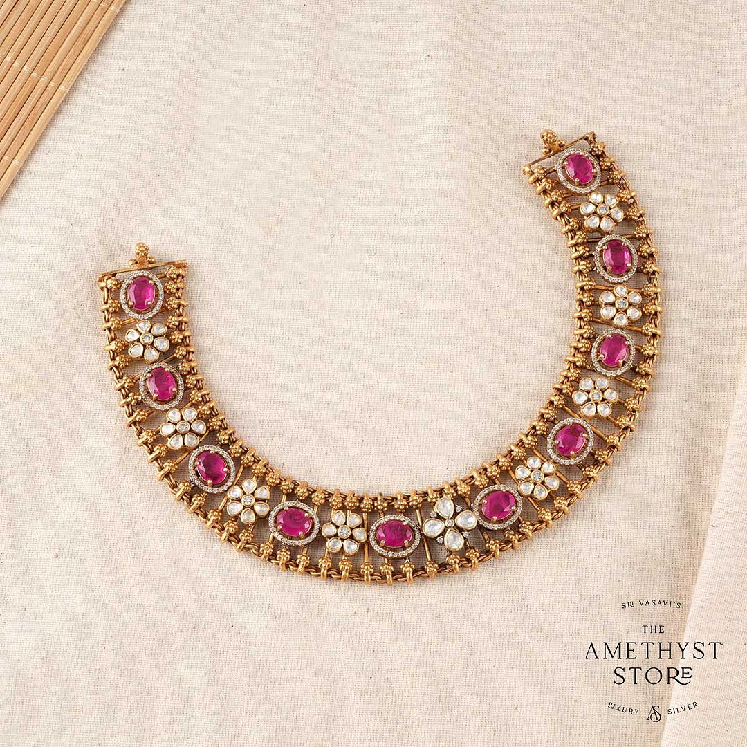 92.5 纯银项链，镶嵌着来自“The Amethyst Store”的维多利亚宝石 • 南印度珠宝