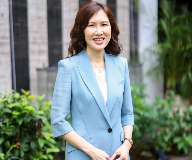 认识林恩·林 (Lynne Lim) 医生，这位彻底改变耳部通气手术的医生