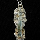 我制作了上一条项链的银色版本，这块石头的颜色发生了显着的变化，从山河蓝色到几乎透明（海蓝宝石是在越南开采的）