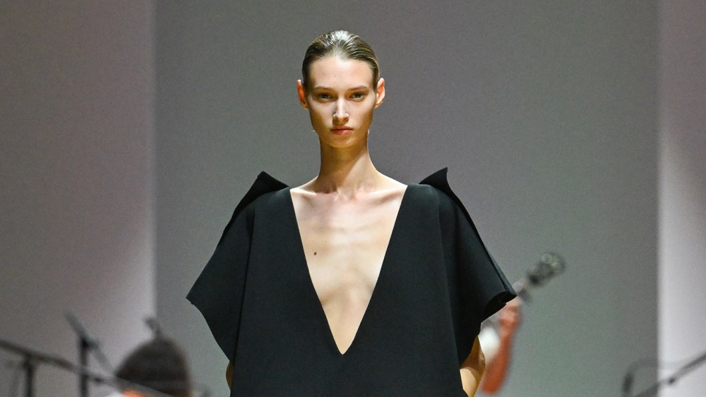 CFCL 2025 春季成衣时装秀及系列回顾