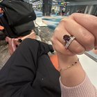 我在普吉岛得到了我的第一件宝石首饰。