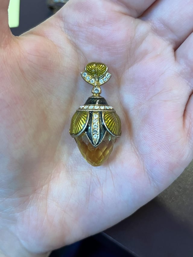 我的旧的或复古的黄水晶和珐琅吊坠（我不确定日期）！