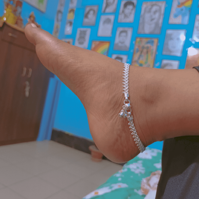 你觉得我的脚链怎么样？