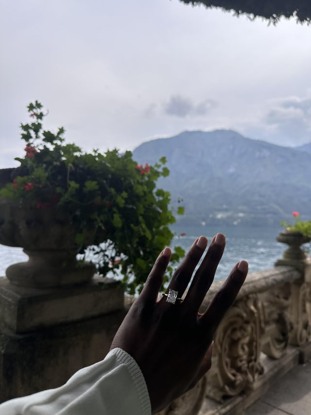 我上周在科莫湖订婚了，但我仍然感到震惊！