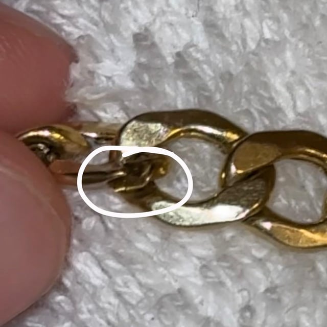 修复这一链接需要多少钱？ ，不是最好的图片，但它只能靠在一起，因为它弯曲在一起。