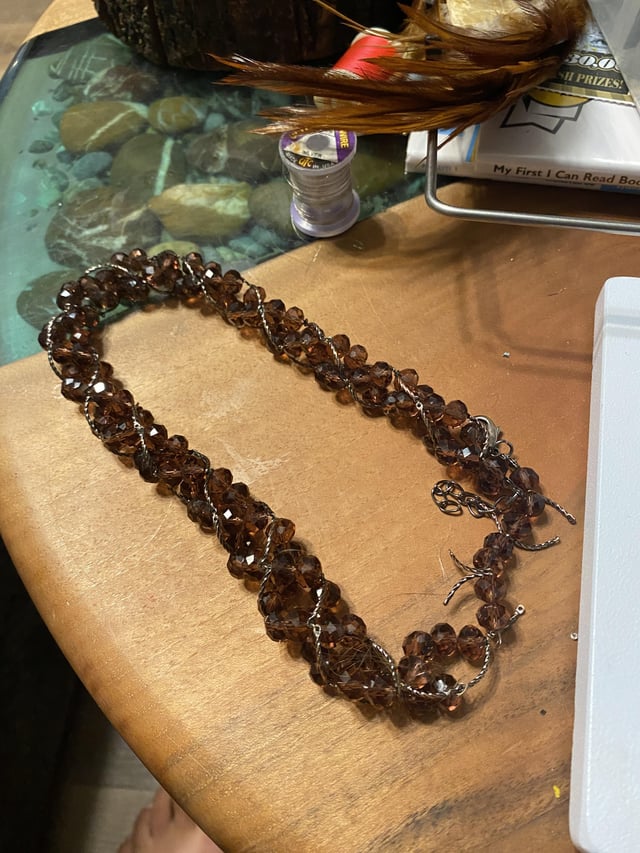 有谁知道我在哪里可以买到另一件这样的东西？我的妻子很喜欢它，但我无法修复它。谢谢！我从阿斯彭的一家旧货店买的