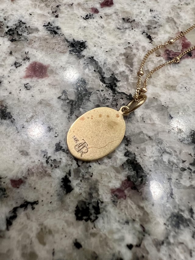 14k 金上有天然棕色斑点吗？