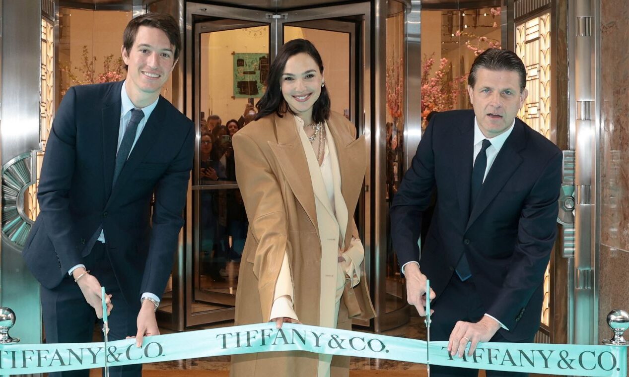 亚历山大·阿诺特 (Alexandre Arnault) 将在 LVMH 的最新重组中退出蒂芙尼 (Tiffany & Co.)