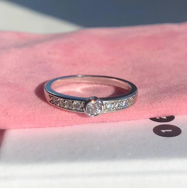 经典结婚戒指（14k 金，钻石）