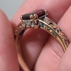 灰色是正常颜色吗？